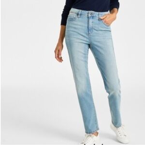 Style & Co. Light Wash Straight Leg Jeans 4P